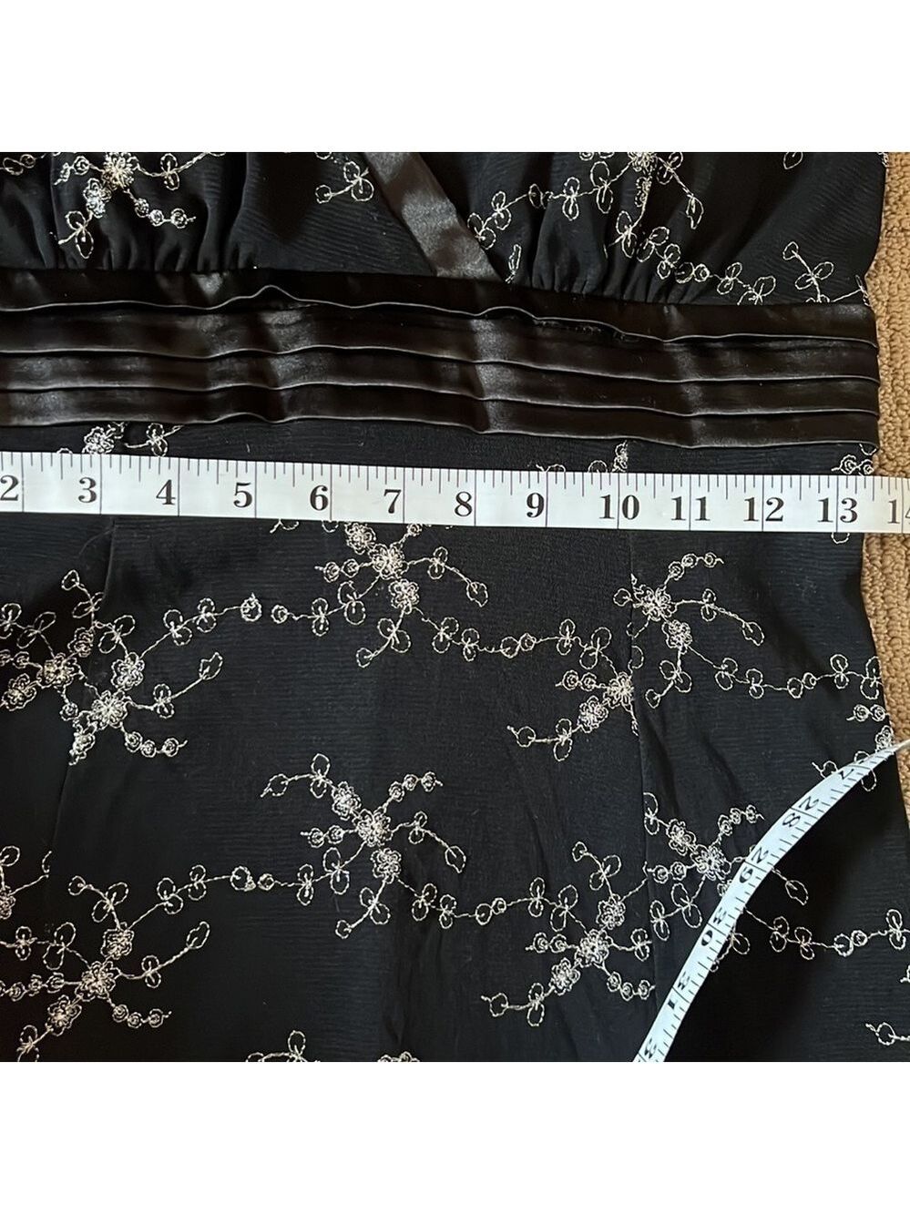 le CHÂTEAU Black V Neck Sleeveless Dress Size Small - Picture 11 of 13